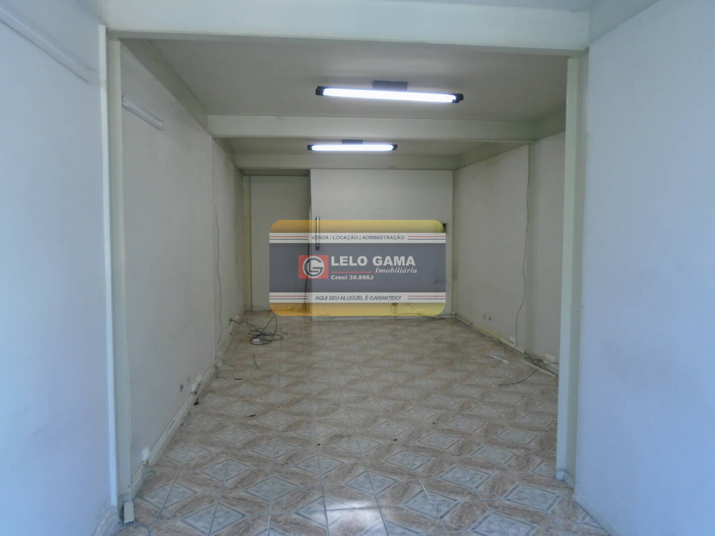 Prédio Inteiro para alugar, 48m² - Foto 2