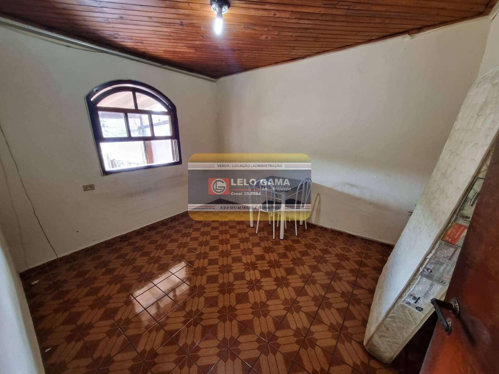 Casa à venda com 2 quartos, 140m² - Foto 8